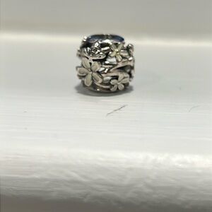Pandora flower Charm